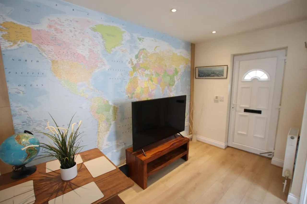 Contemporary 2 Bed Flat In Bristol, Free Parking! Apartment 0*, Bristol