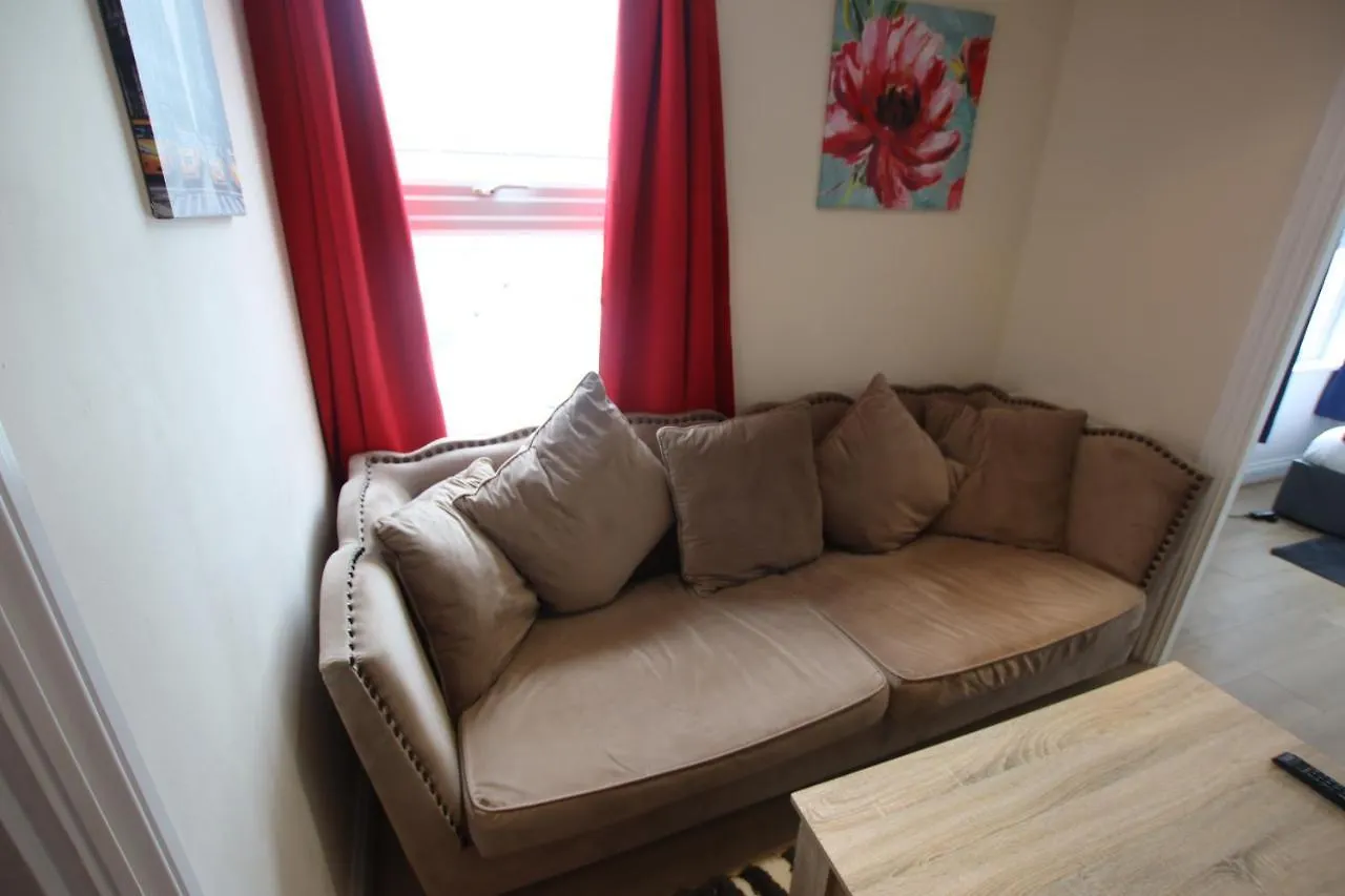 Contemporary 2 Bed Flat In Bristol, Free Parking! Apartment Bristol