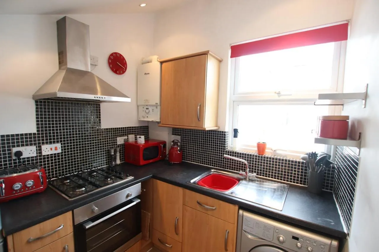 Contemporary 2 Bed Flat In Bristol, Free Parking! Apartment 0*, Bristol